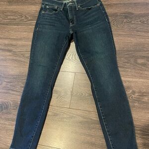 Lucky Brand Women’s Jeans. Mid Rise Skinny. 4/27A. Great condition